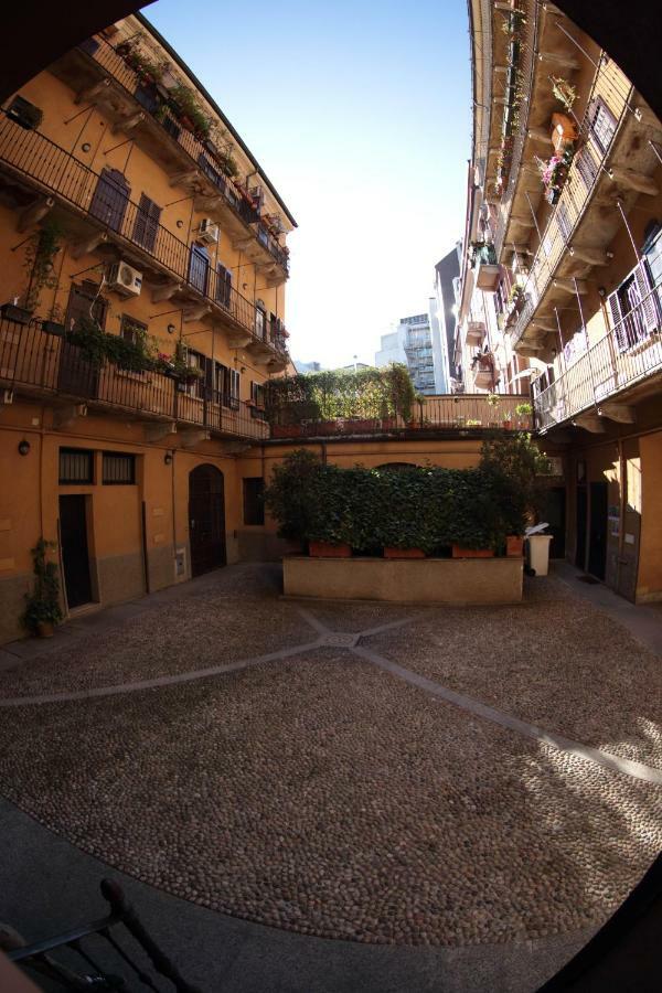 B&B Terrazza Baires - In The Heart Of มิลาน ภายนอก รูปภาพ