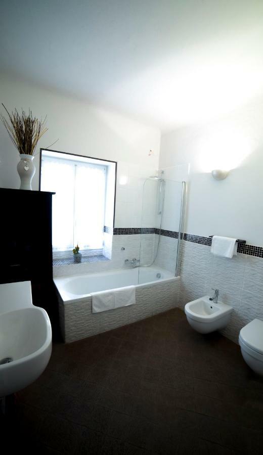 B&B Terrazza Baires - In The Heart Of มิลาน ภายนอก รูปภาพ