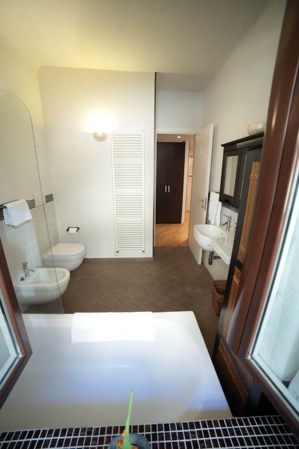 B&B Terrazza Baires - In The Heart Of มิลาน ภายนอก รูปภาพ