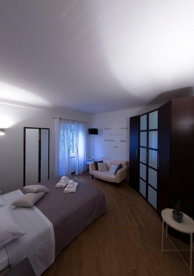 B&B Terrazza Baires - In The Heart Of มิลาน ภายนอก รูปภาพ
