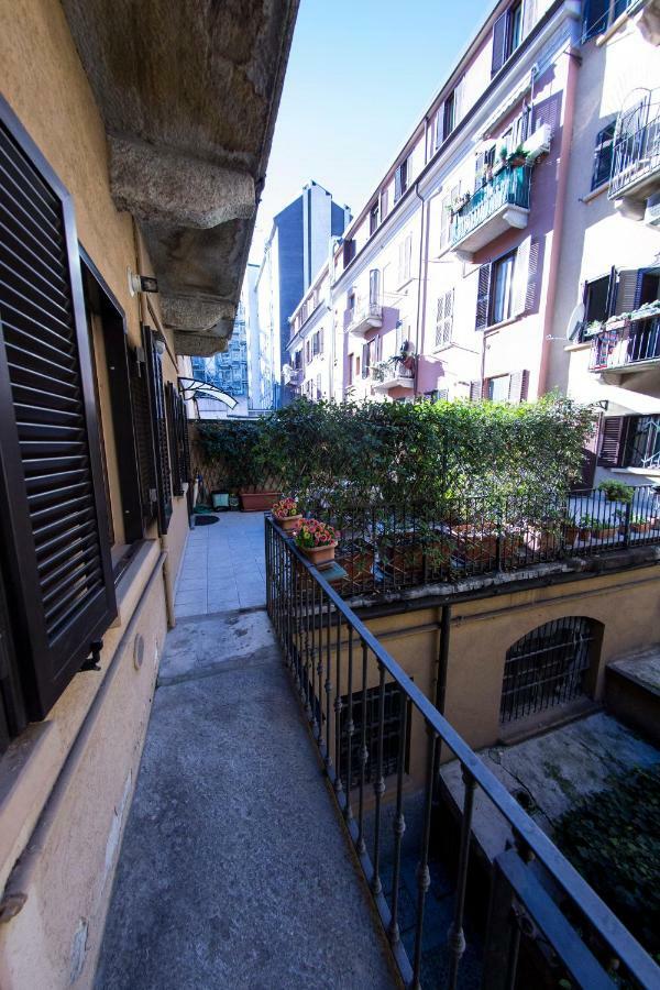B&B Terrazza Baires - In The Heart Of มิลาน ภายนอก รูปภาพ