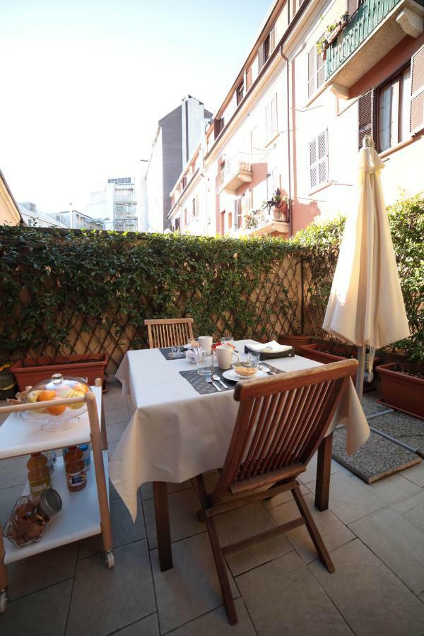 B&B Terrazza Baires - In The Heart Of มิลาน ภายนอก รูปภาพ